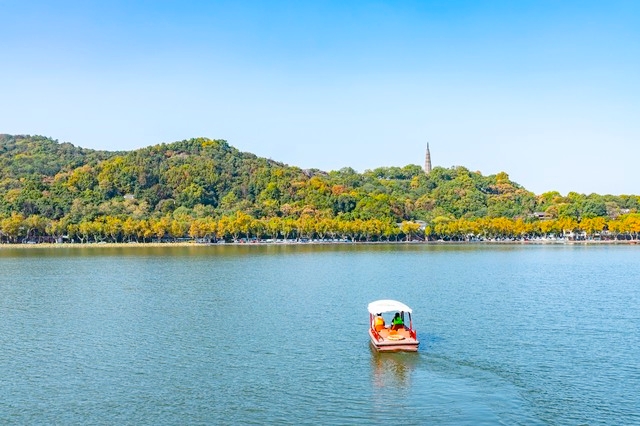 周边好玩的旅游景点推荐一日游杭州（杭州景点最好玩的排名）(图2)