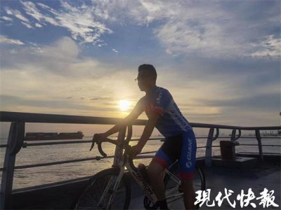 ​夏季刮起“夜跑热”，专家提醒：三伏天应适当减少运动量