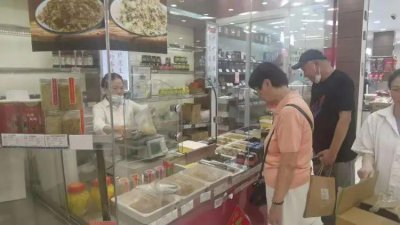 ​最后一天！上海 70 年老店即将闭店，市民赶来扫货