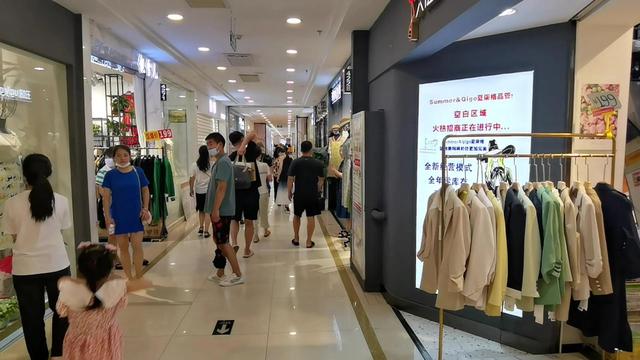 汉正街品牌服饰批发广场位置（看品牌服饰批发广场别样的景致）(10)