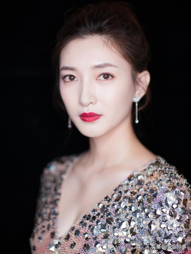 中国腿最长的女明星前十名（15位拥有纤细美腿的女明星）(76)