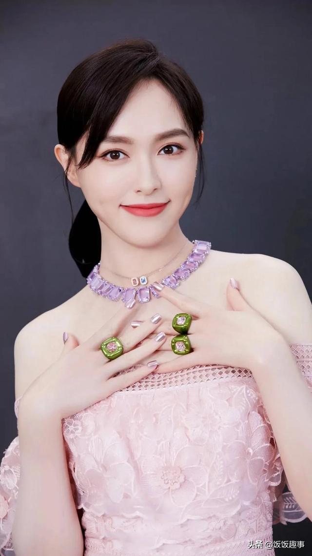 中国腿最长的女明星前十名（15位拥有纤细美腿的女明星）(165)