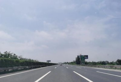 ​中国第一条高速公路是哪条