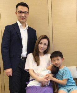 ​香港女明星顺利产子 36岁香港女星喜获麟儿再做妈妈