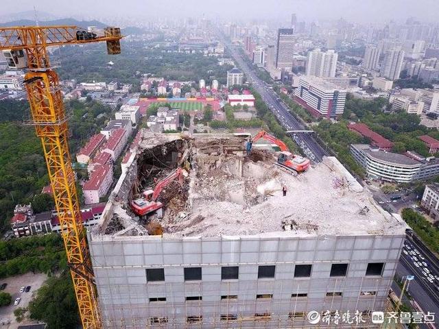 济南齐鲁宾馆拆迁范围（济南齐鲁宾馆高楼拆除工程满月现况）(2)