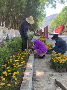 ​兰州市烈士陵园装扮红色阵地