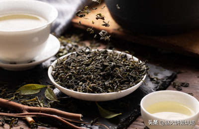 ​放了10年的茶叶还能喝吗？茶叶的保质期是多久？了解清楚不吃亏