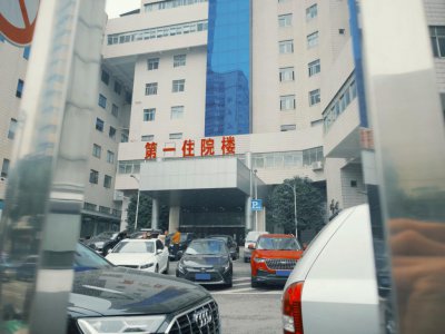 ​一群被规培困住的医学生：写不完病历，忙不完打杂，收入不过三千