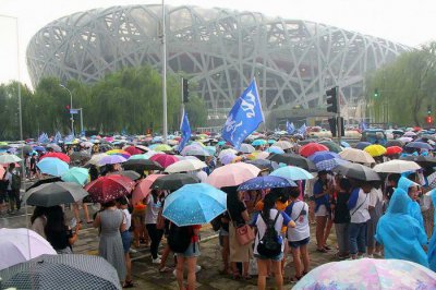 ​张杰北京鸟巢开演唱会，到场8万人九成都是女粉丝