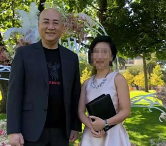 ​81岁陈丽华孙女结婚！迟重瑞开心出席，在国外举办户外婚礼太浪漫