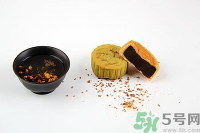 ​月饼冻了一年还可以吃吗?月饼冷冻可以放多久