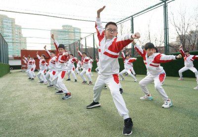 ​从教育大国迈向教育强国——以习近平同志为核心的党中央引领教育事业发展纪实