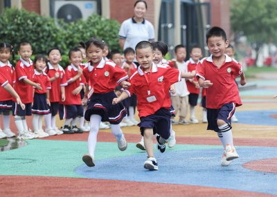 ​全国民办学校四年减少超2万所，学前在园幼儿数连续三年下降